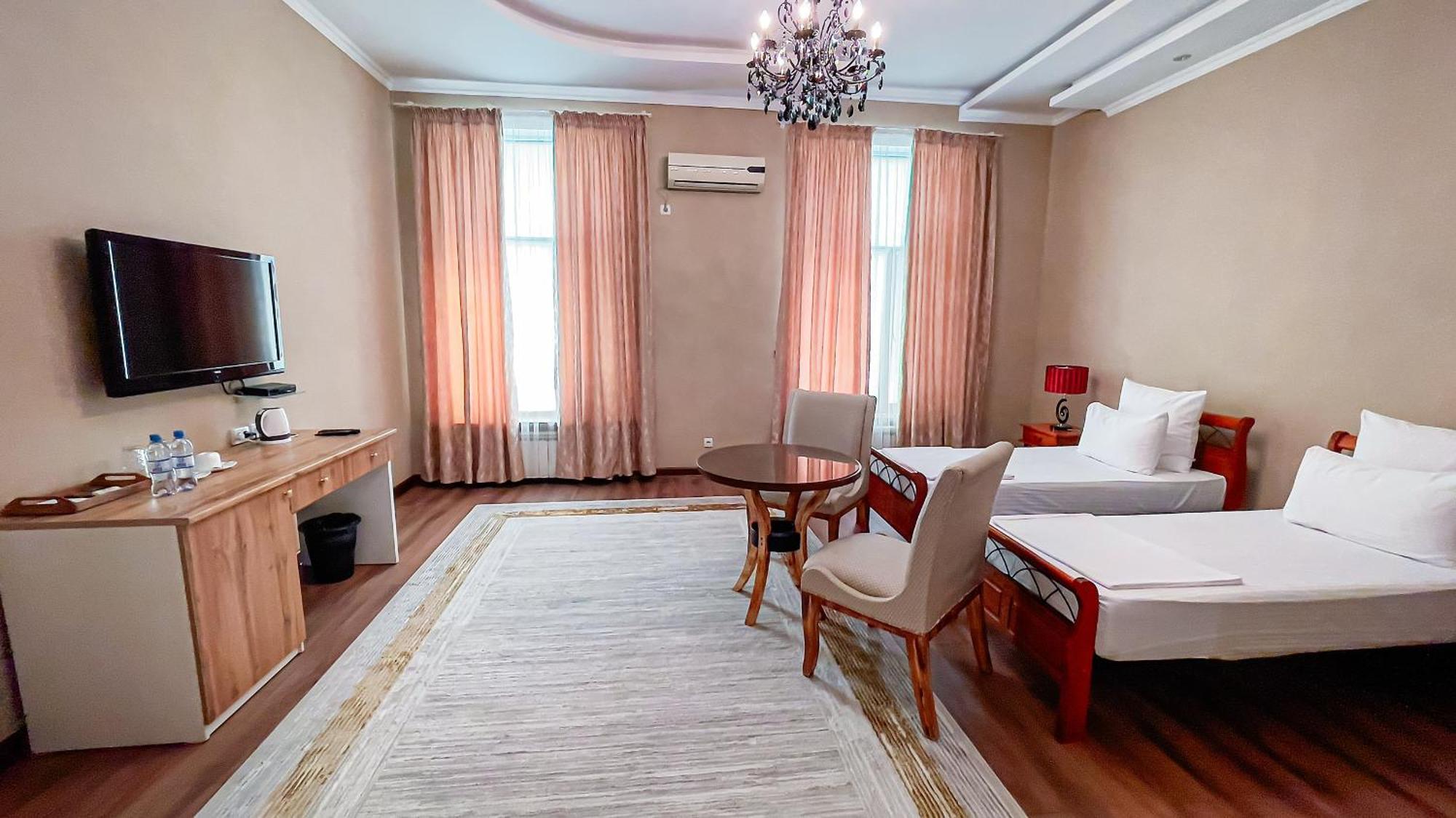 Altair Hotel Shymkent Ngoại thất bức ảnh