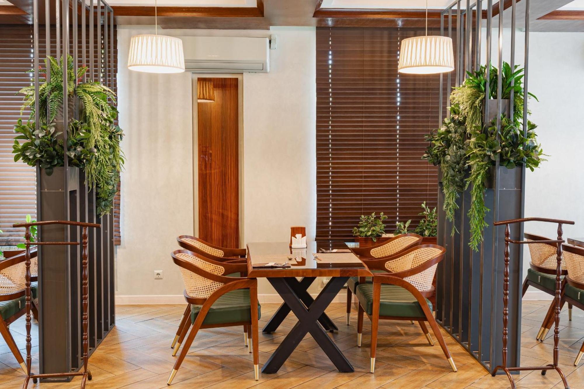 Altair Hotel Shymkent Ngoại thất bức ảnh