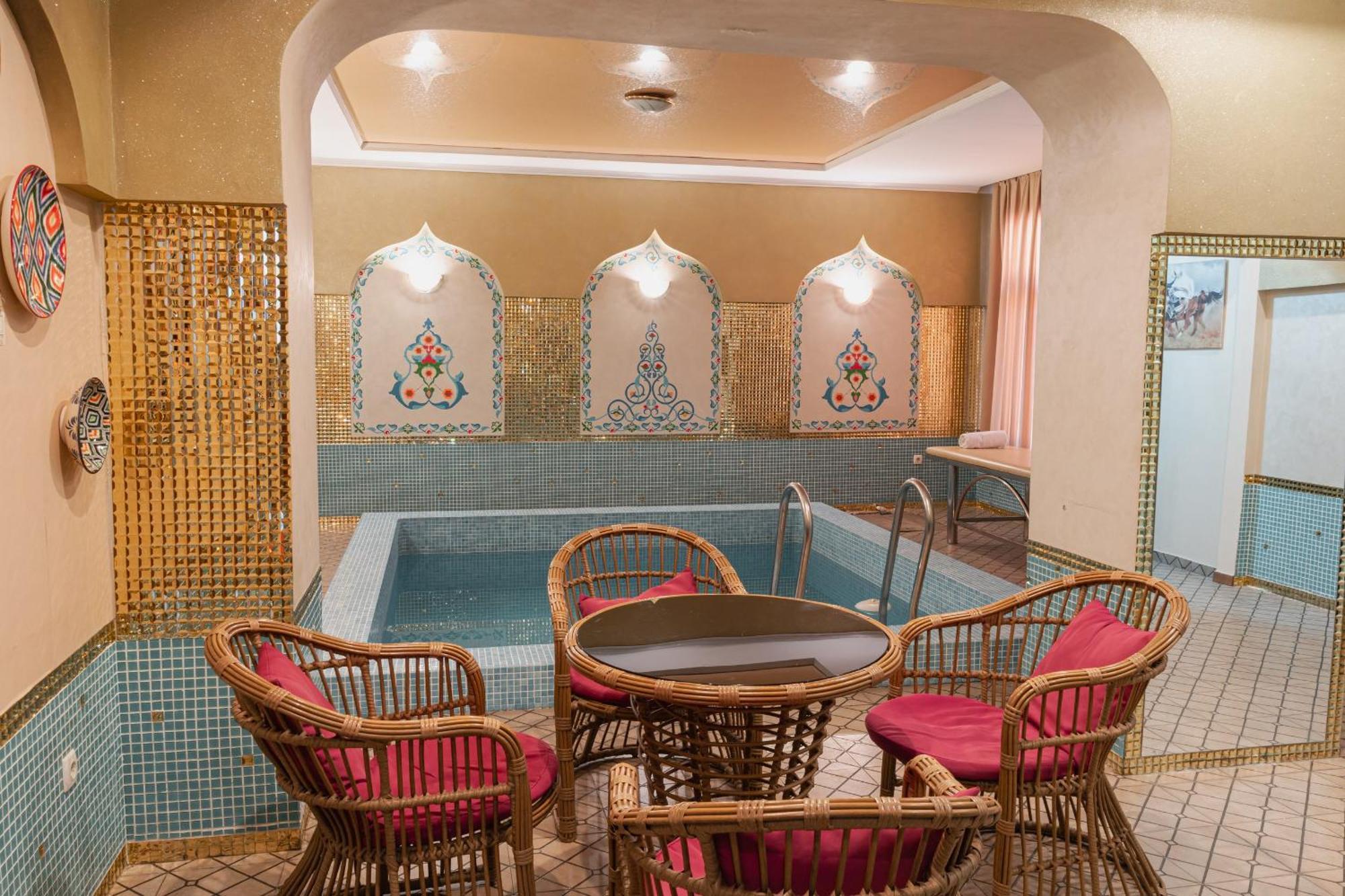 Altair Hotel Shymkent Ngoại thất bức ảnh