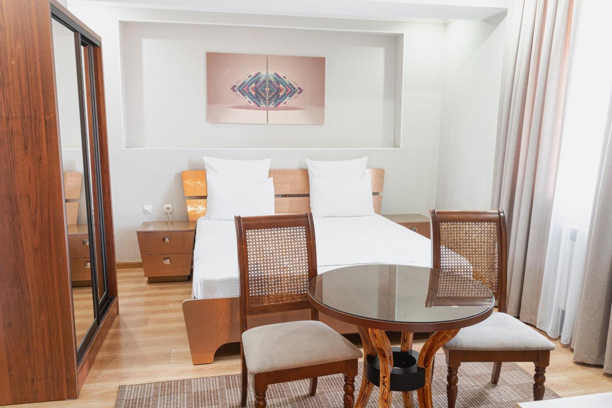 Altair Hotel Shymkent Ngoại thất bức ảnh