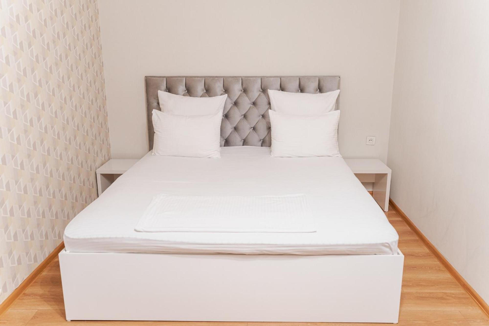 Altair Hotel Shymkent Ngoại thất bức ảnh