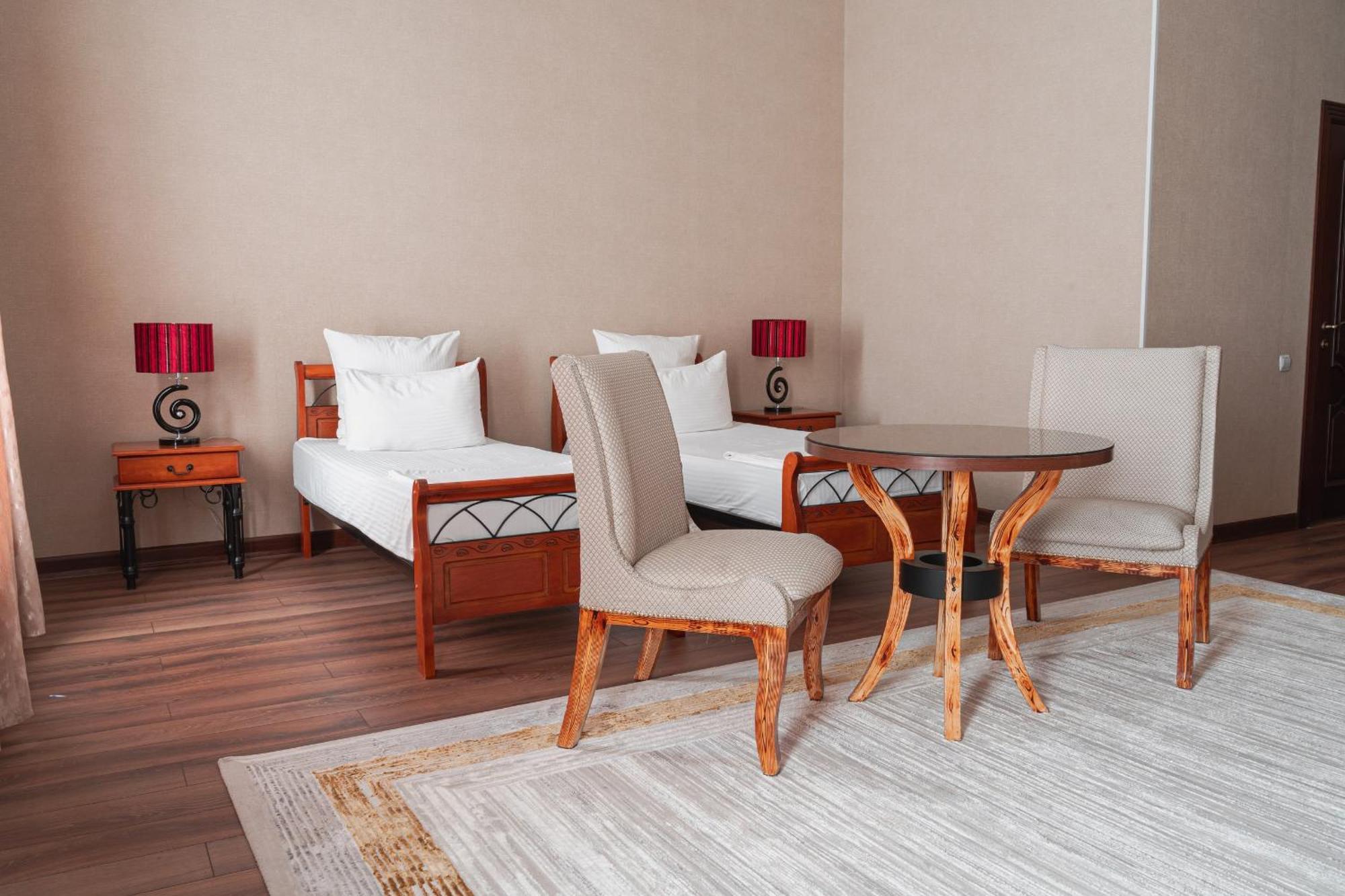 Altair Hotel Shymkent Ngoại thất bức ảnh
