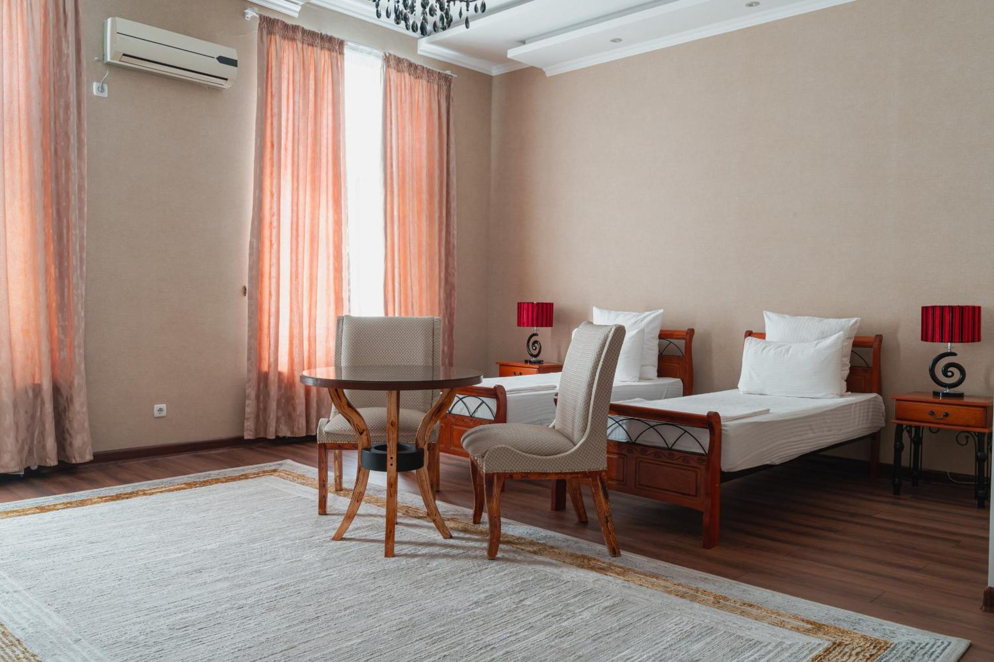 Altair Hotel Shymkent Ngoại thất bức ảnh