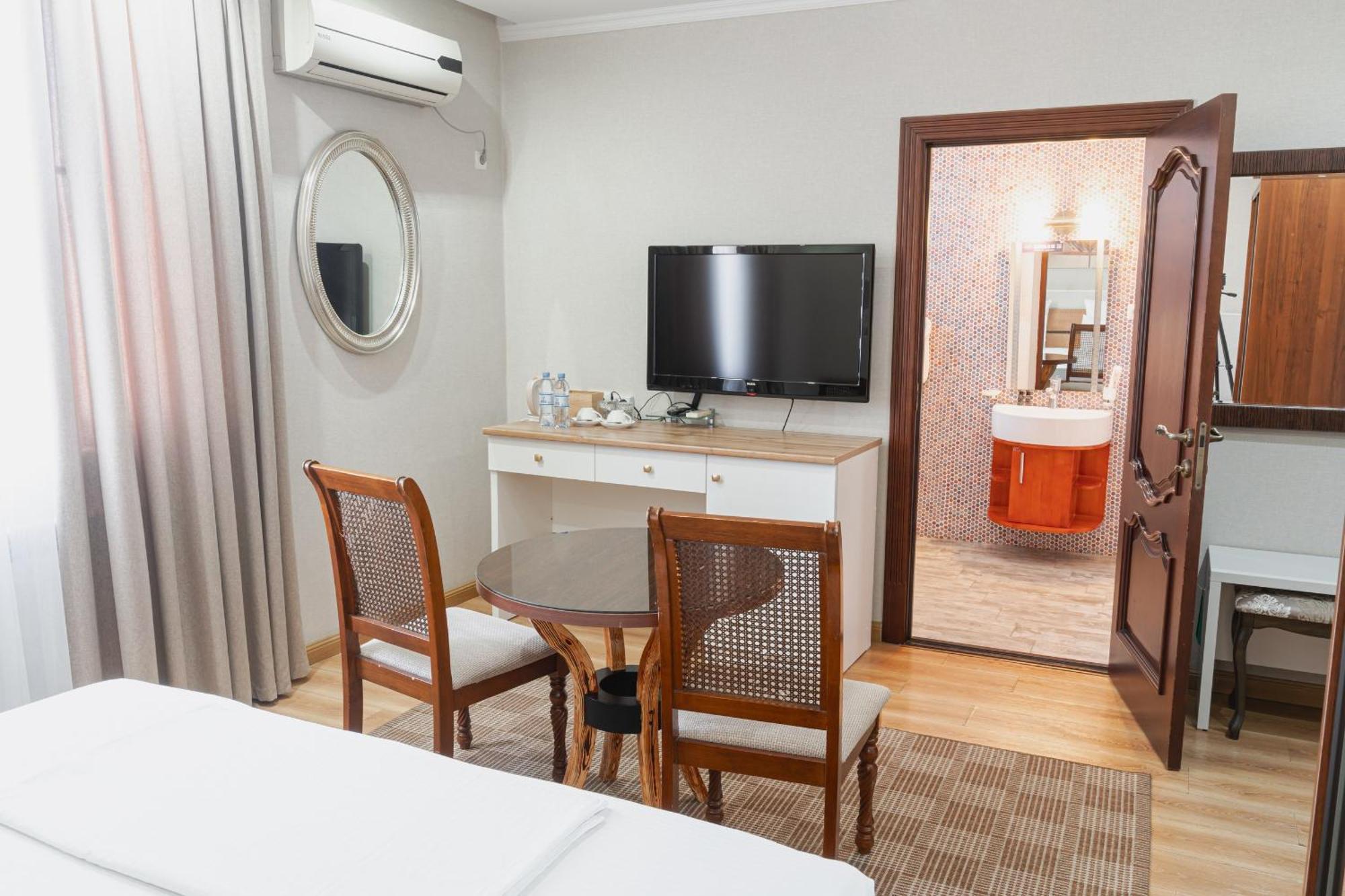 Altair Hotel Shymkent Ngoại thất bức ảnh