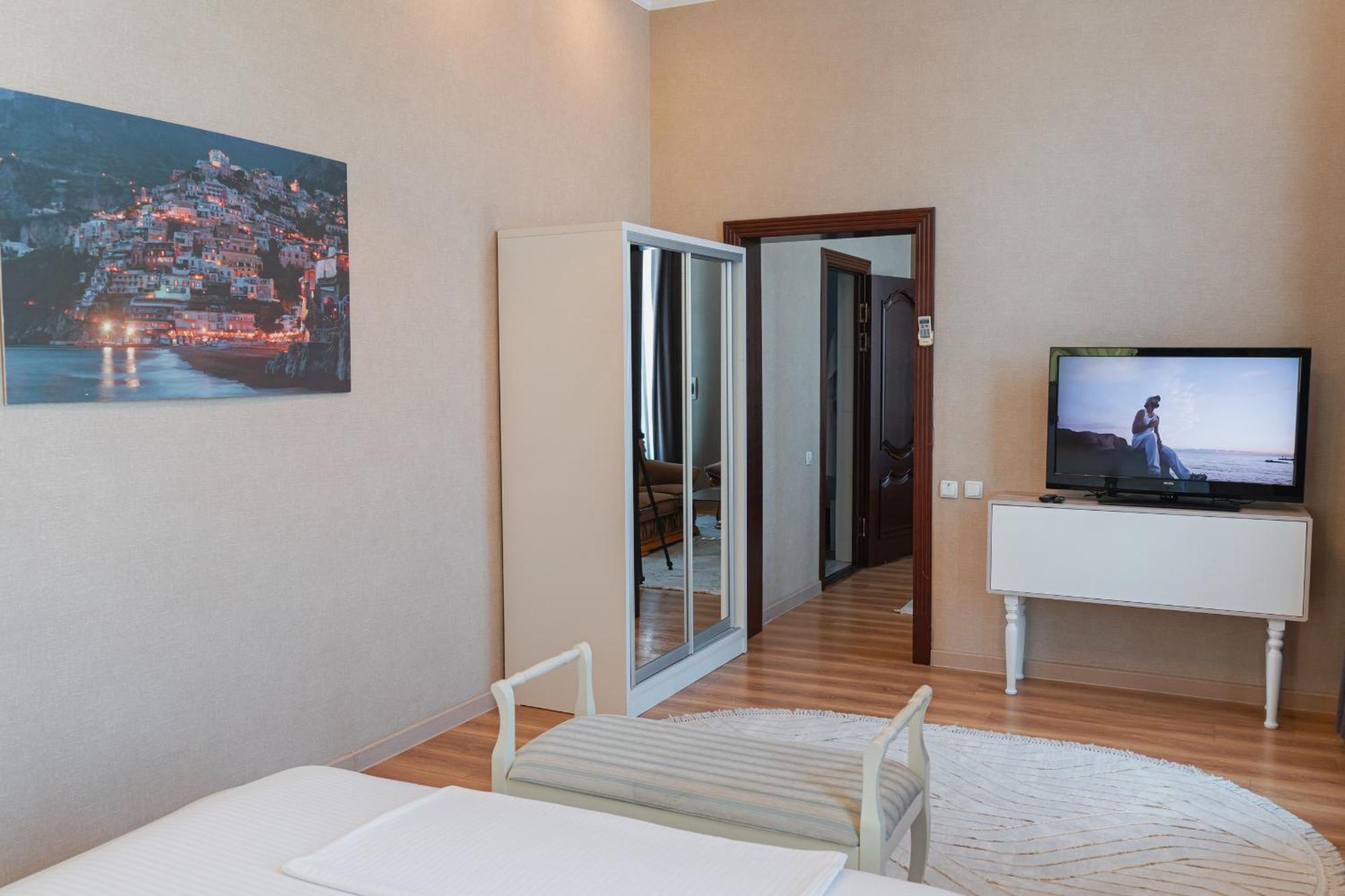 Altair Hotel Shymkent Ngoại thất bức ảnh