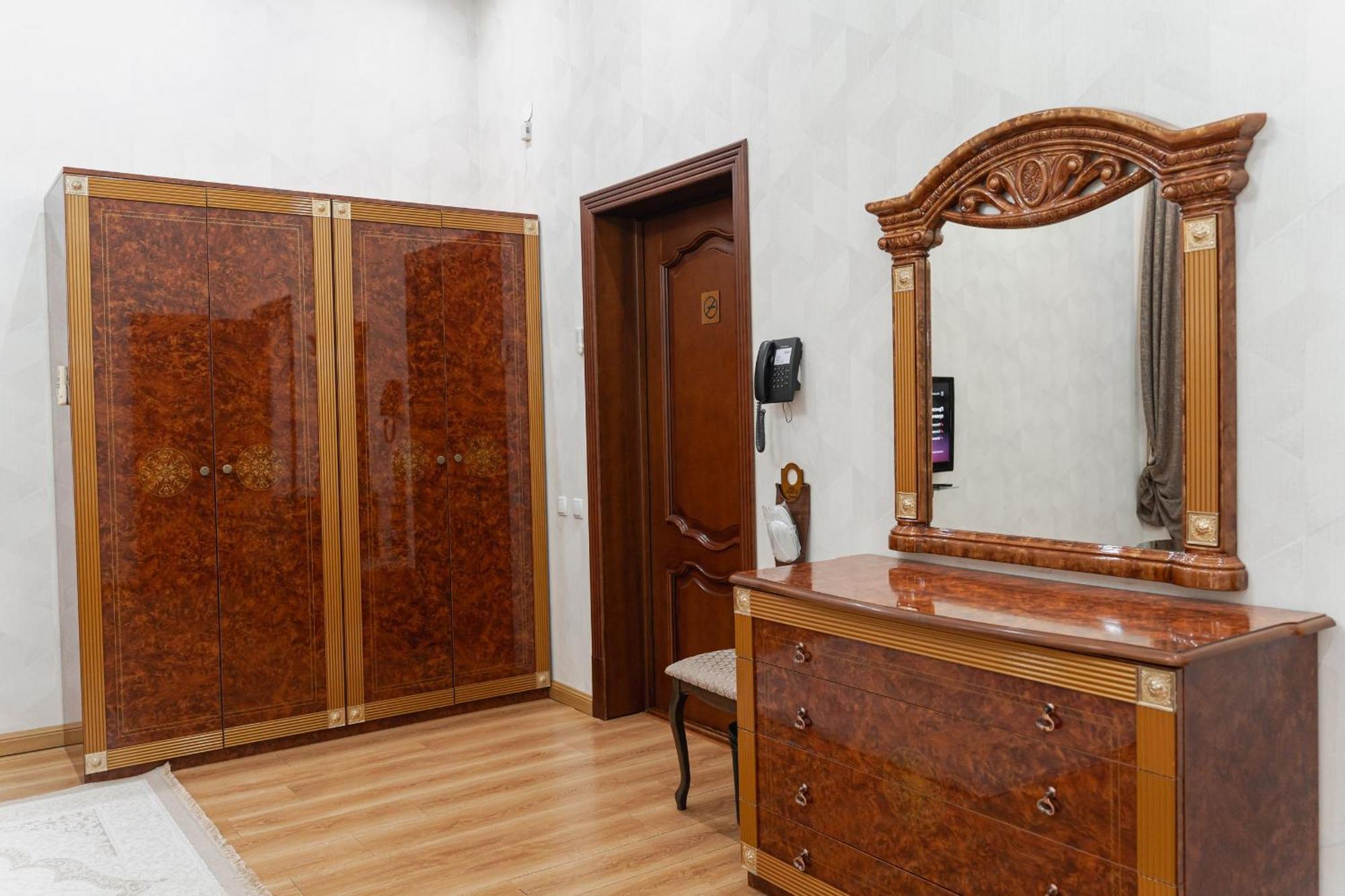 Altair Hotel Shymkent Ngoại thất bức ảnh